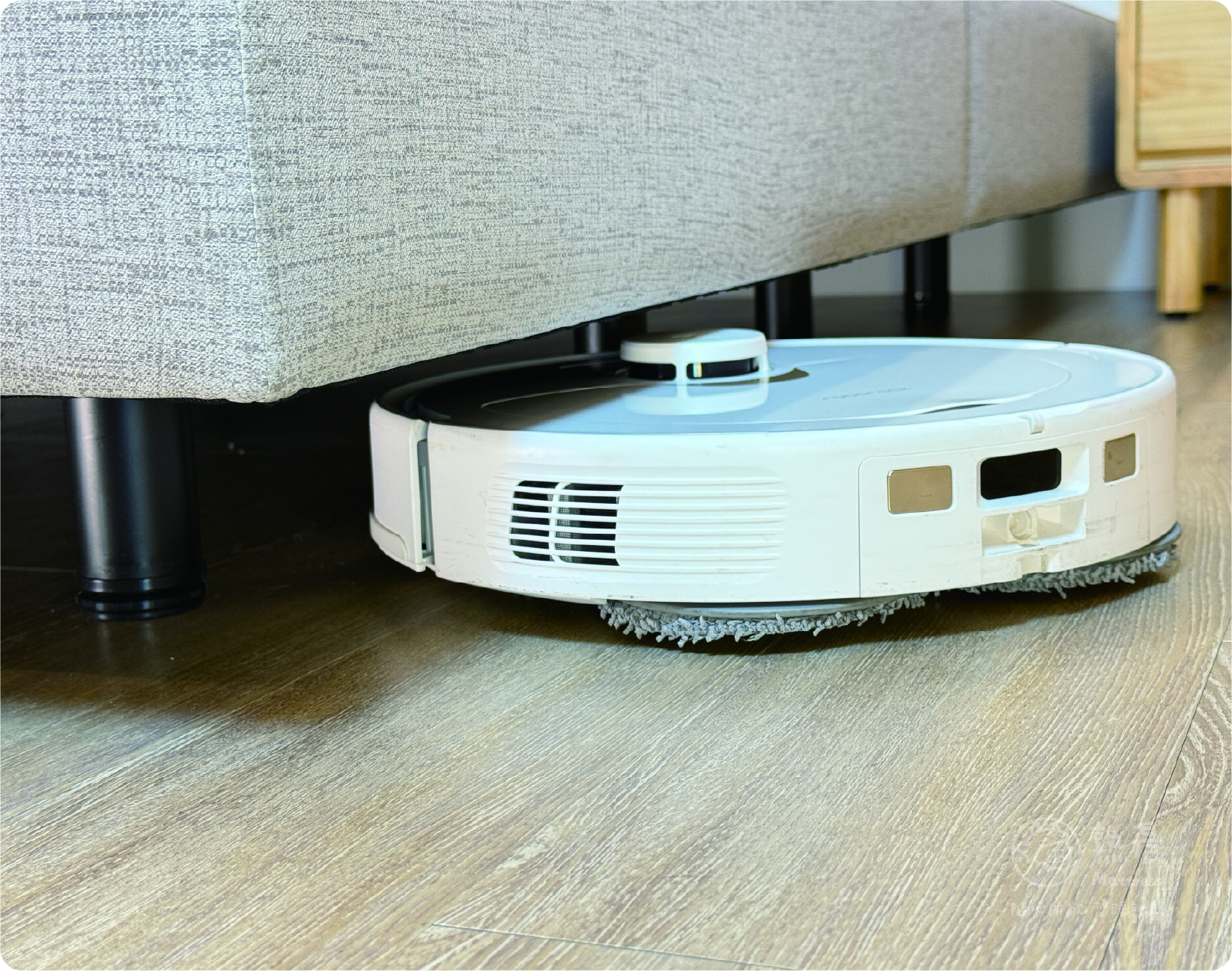 堅固耐磨又承重，床腳高度離地12cm